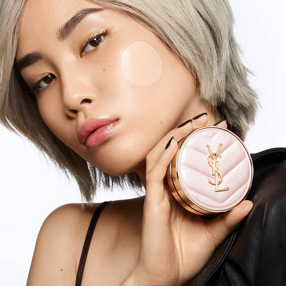 YSL Touche Éclat Glow-Pact Cushion B10 Yves Saint Laurent Touche Eclat Glow Pact Cushion Foundation #B10