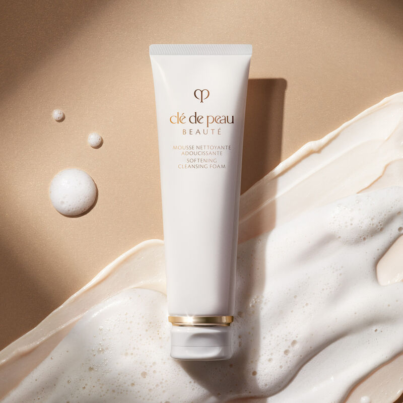 Cle De Peau Softening Cleansing Foam 125ml